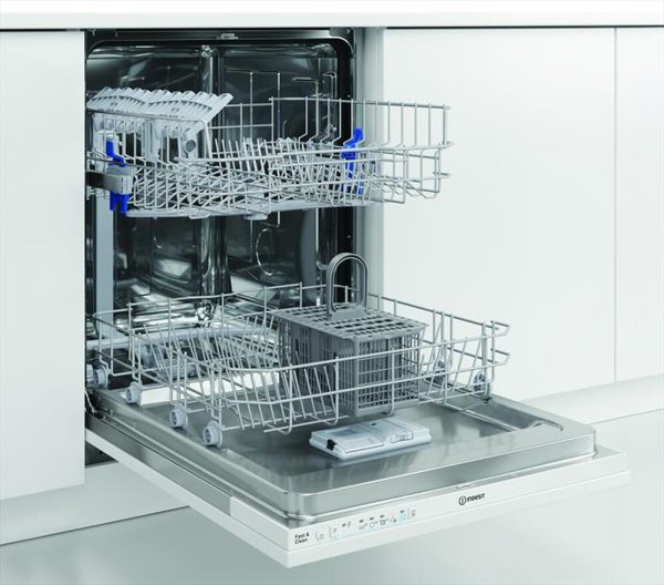 INDESIT IN2IE14CNP80 Lavastoviglie Incasso Classe E 14 coperti